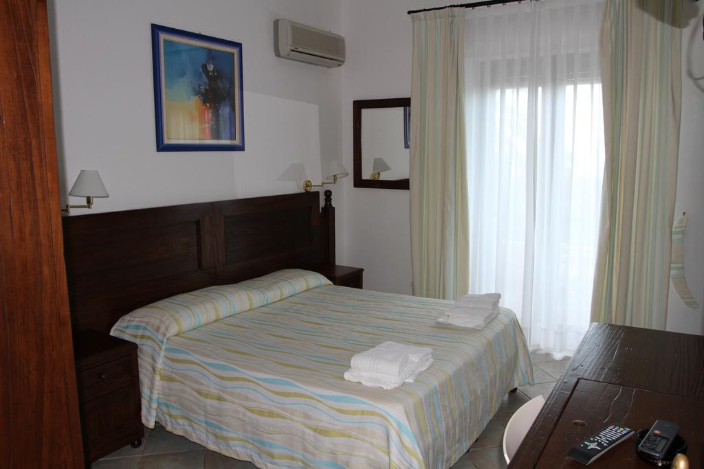 Hotel Mediterraneo Santa Maria Navarrese Room photo