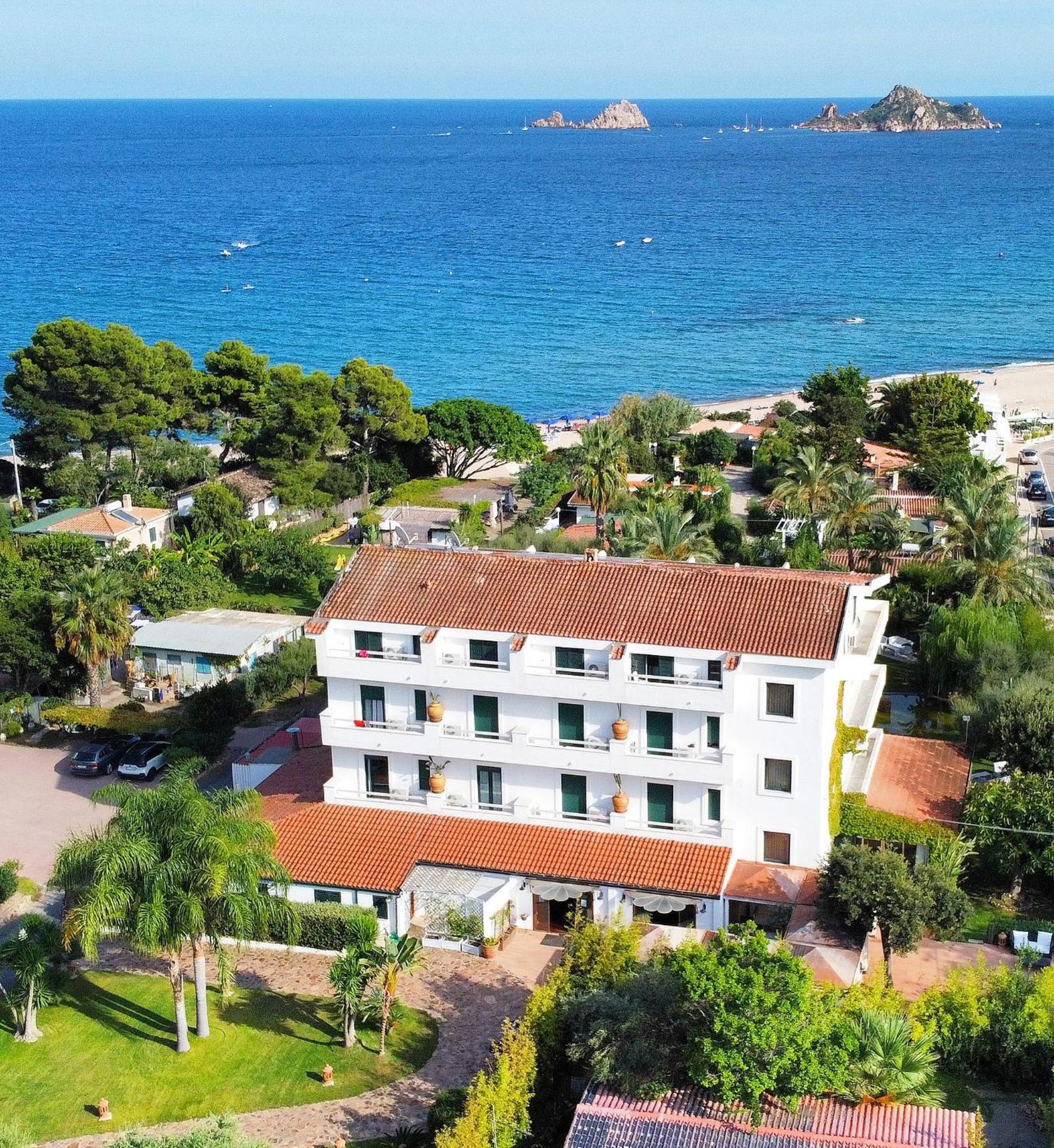 Hotel Mediterraneo Santa Maria Navarrese Exterior photo