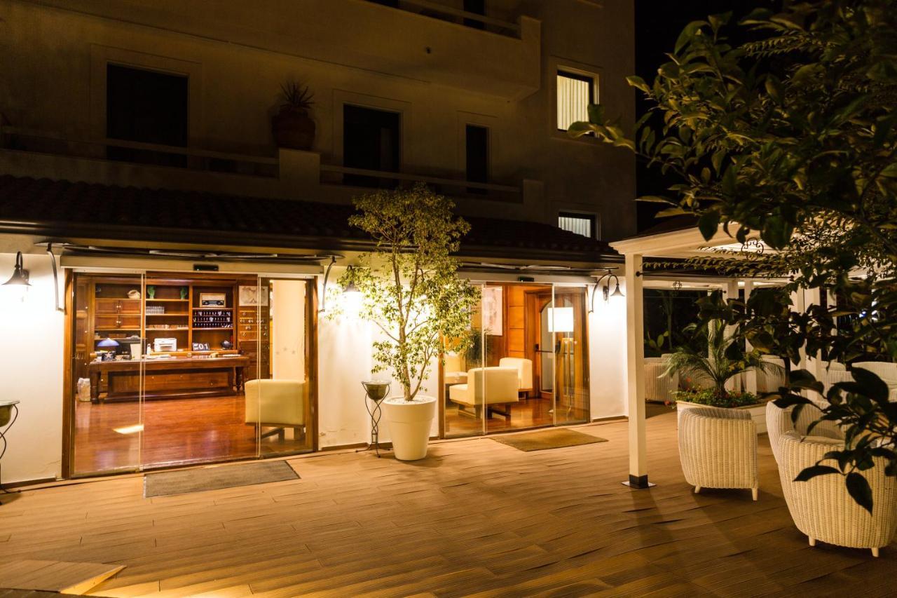 Hotel Mediterraneo Santa Maria Navarrese Exterior photo